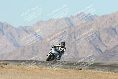 media/Dec-01-2025-Moto Forza (Mon) [[2daa91e15f]]/3-Beginner Group/Session 4 Turn 9/